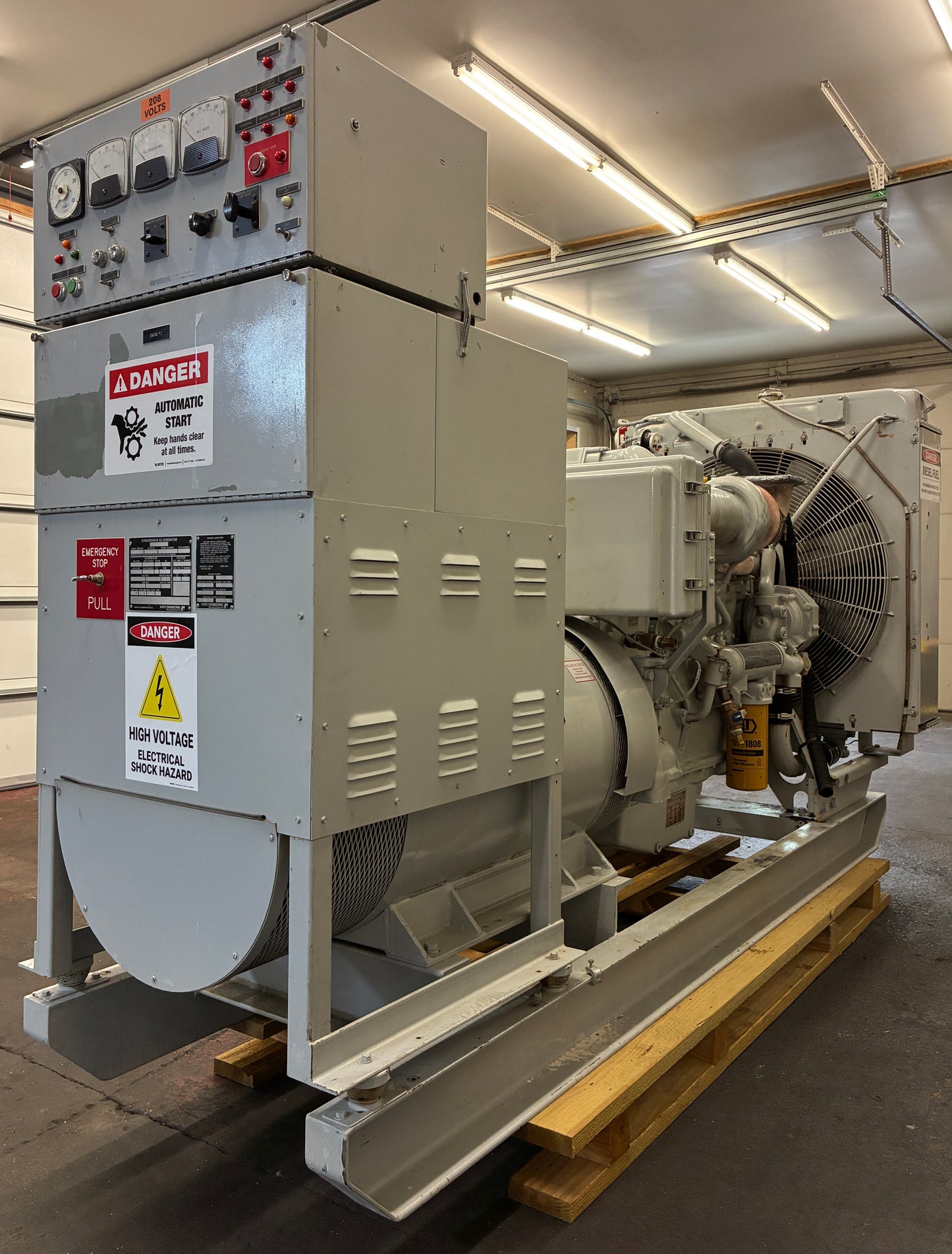 300KW Kato/CAT 3406 Diesel Generator, 827 Hours, 1 or 3 Phase