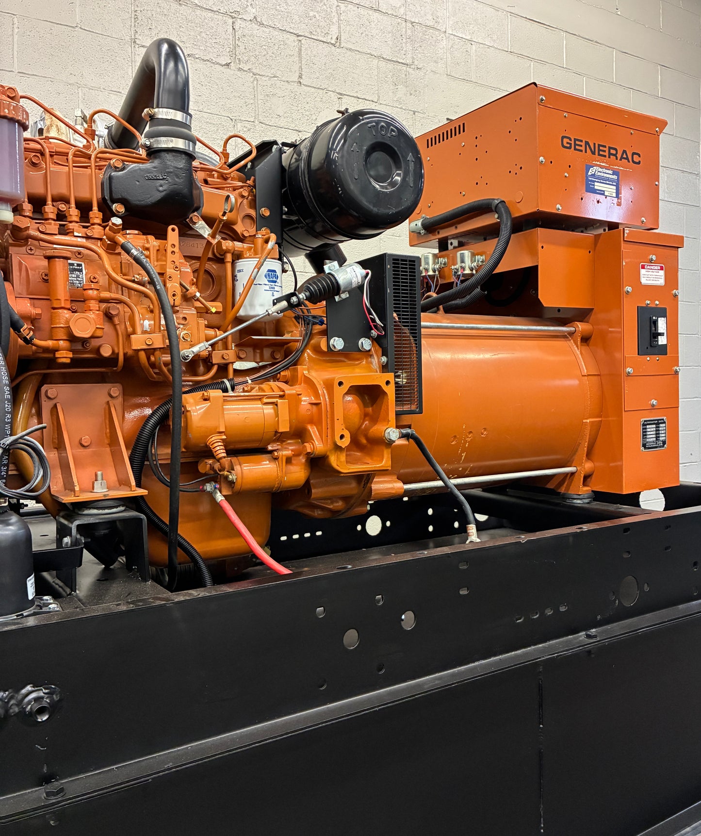 50KW Generac Diesel Standby Generator, 271hrs, 120/240v 1P, w/tank