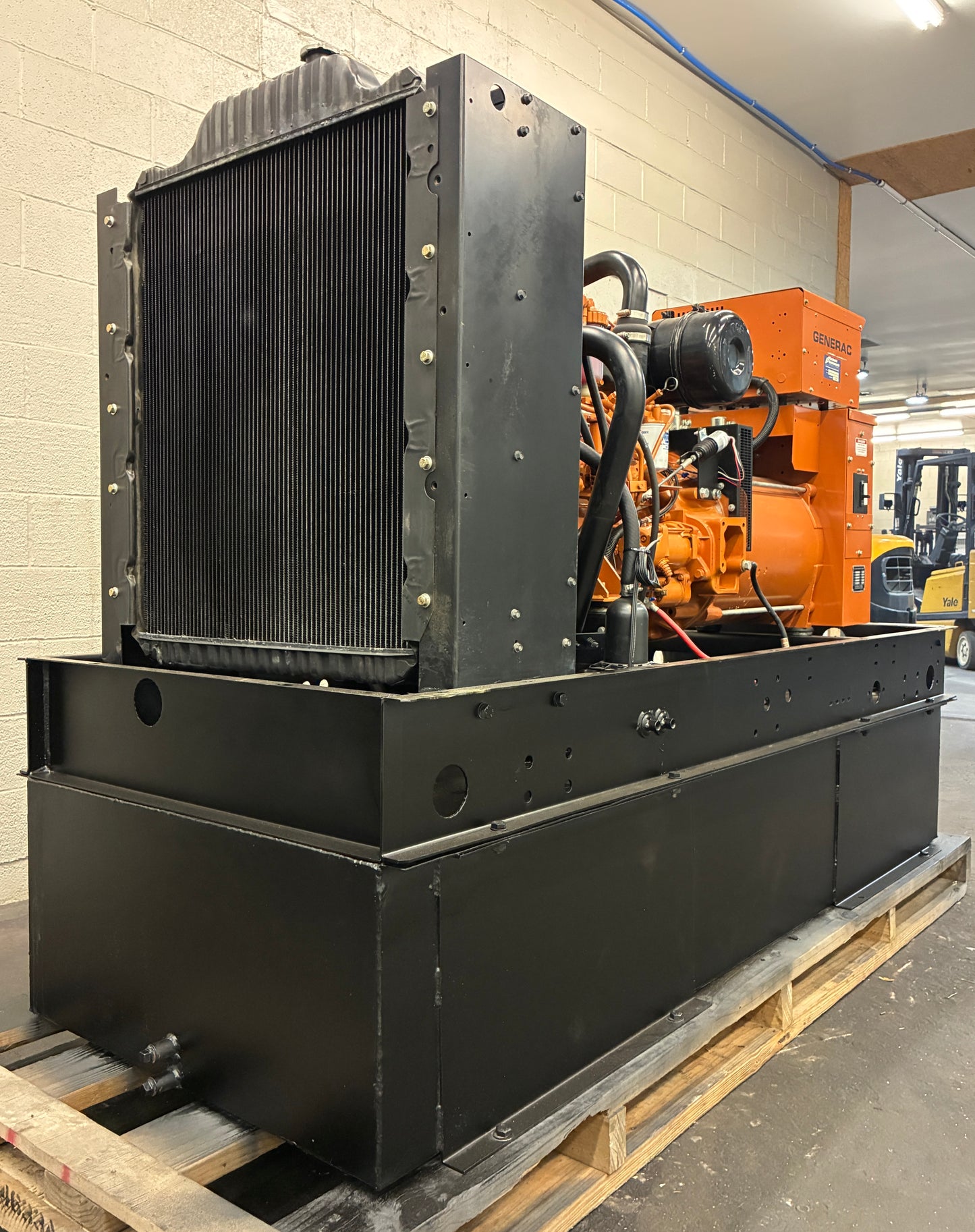 50KW Generac Diesel Standby Generator, 271hrs, 120/240v 1P, w/tank