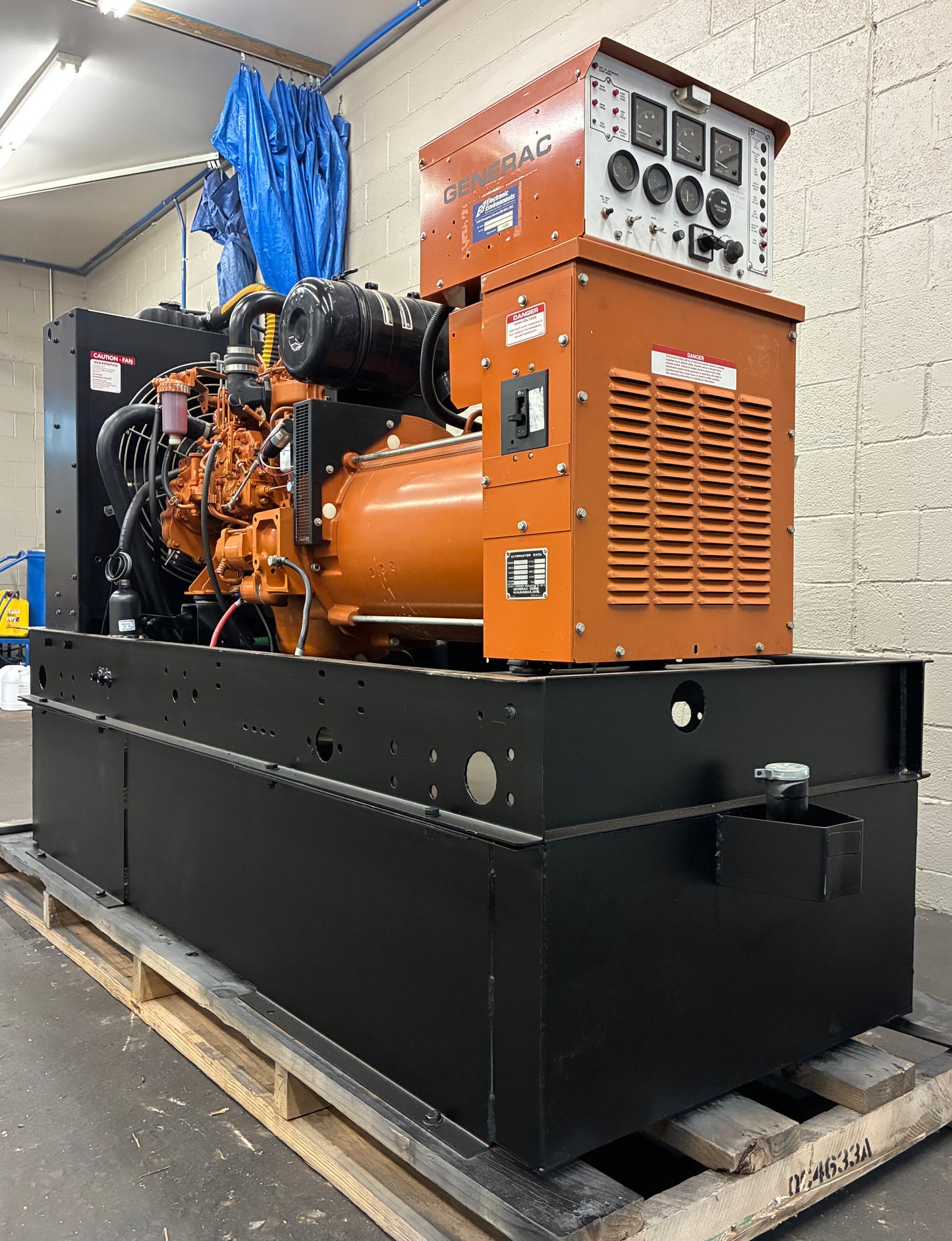 50KW Generac Diesel Standby Generator, 271hrs, 120/240v 1P, w/tank