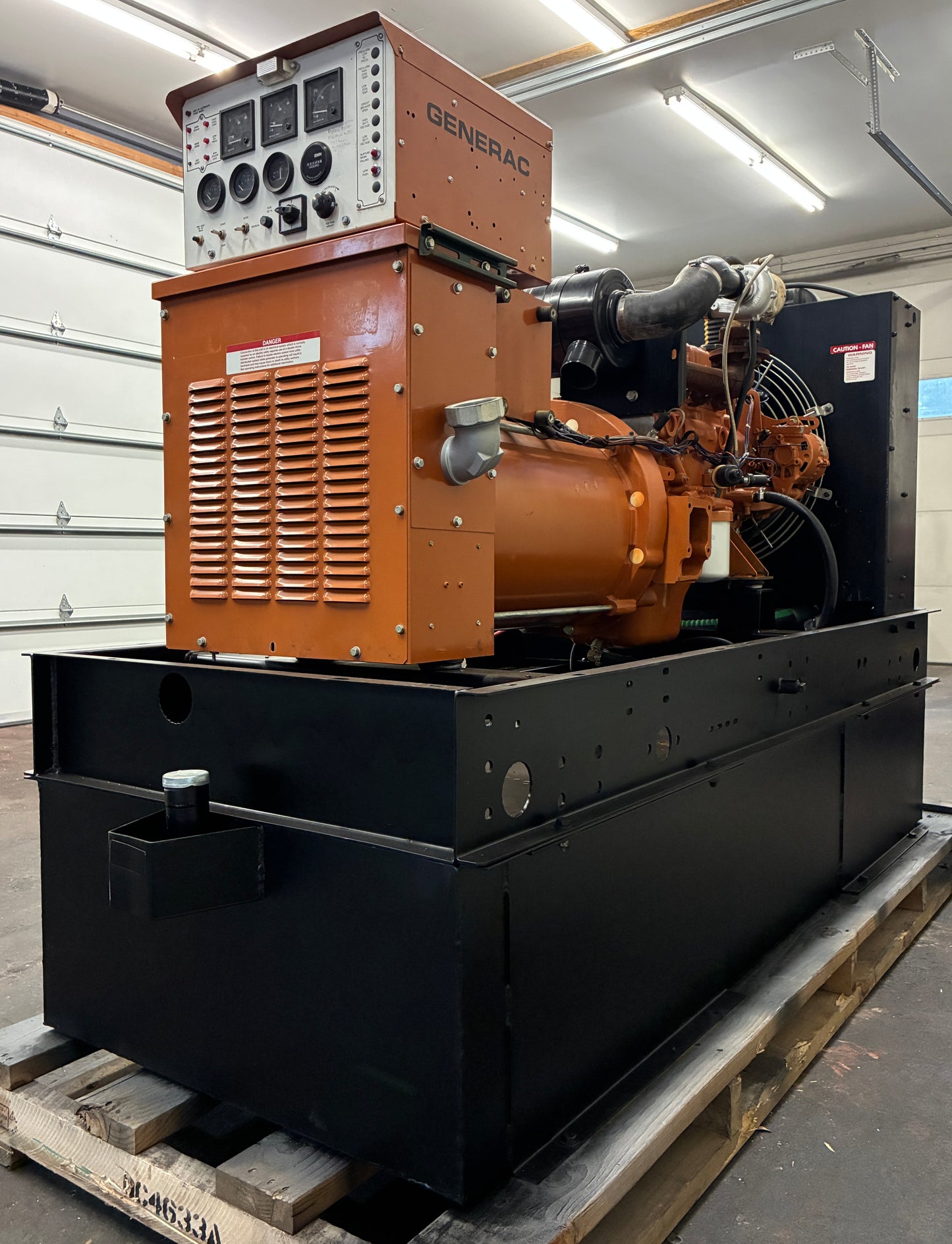 50KW Generac Diesel Standby Generator, 271hrs, 120/240v 1P, w/tank