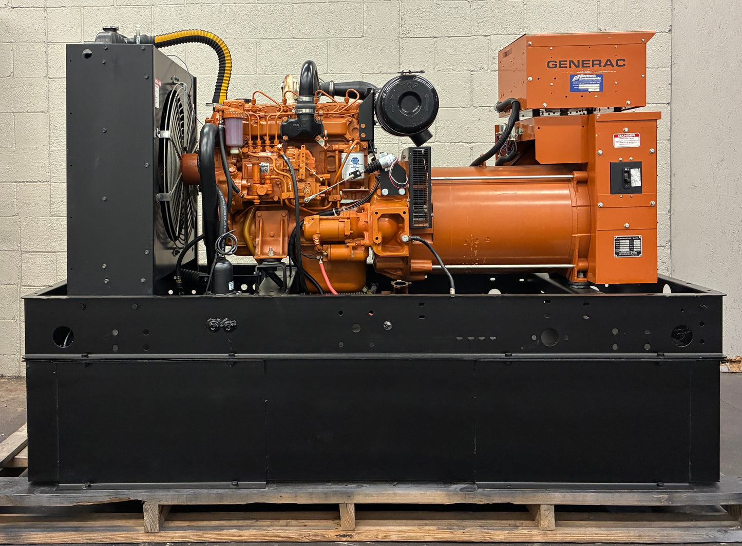 50KW Generac Diesel Standby Generator, 271hrs, 120/240v 1P, w/tank