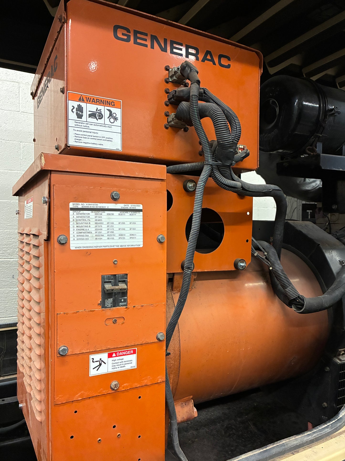 60KW Generac John Deere Diesel Standby Generator, 633hours, 120/240v 1P