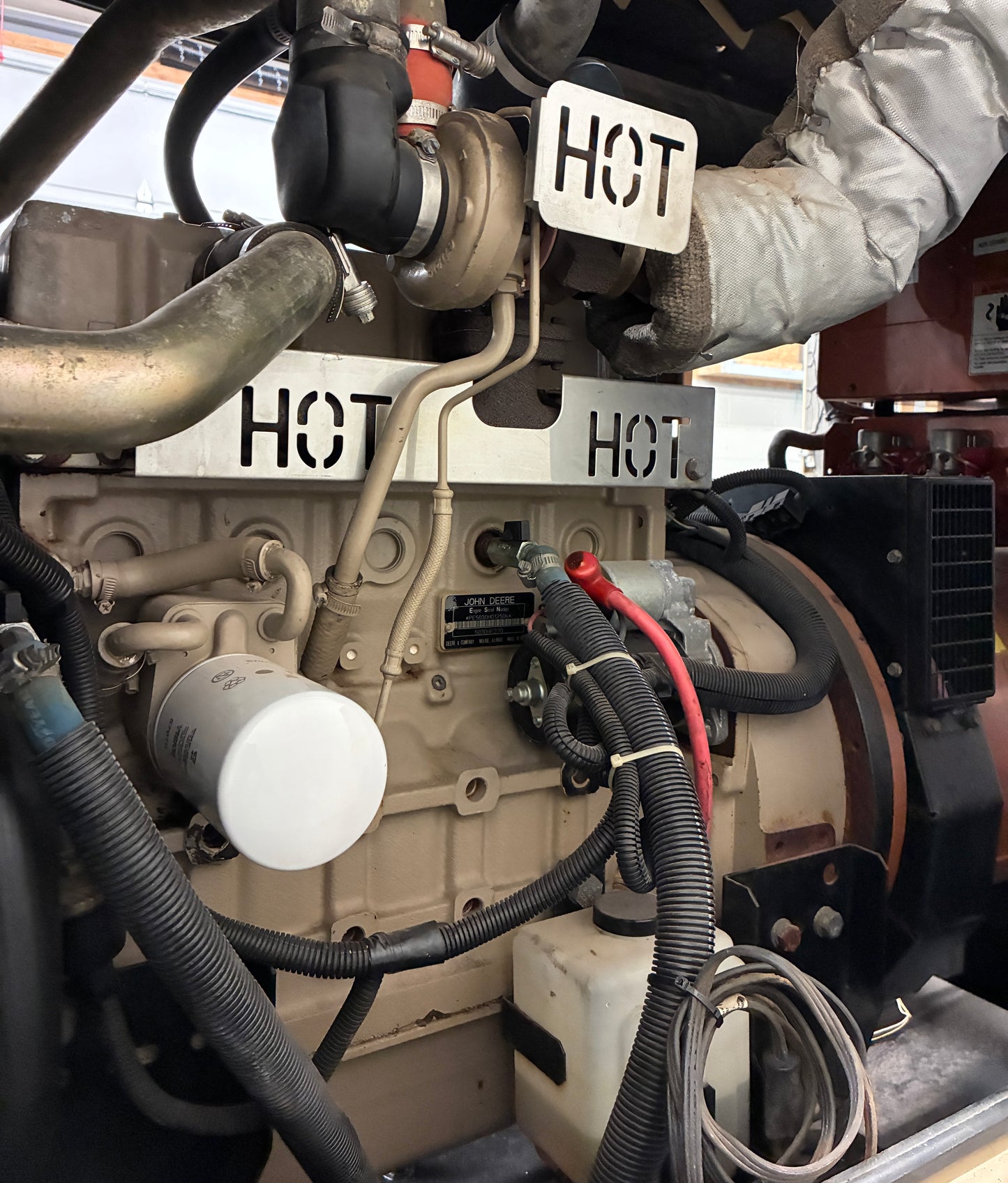 60KW Generac John Deere Diesel Standby Generator, 633hours, 120/240v 1P