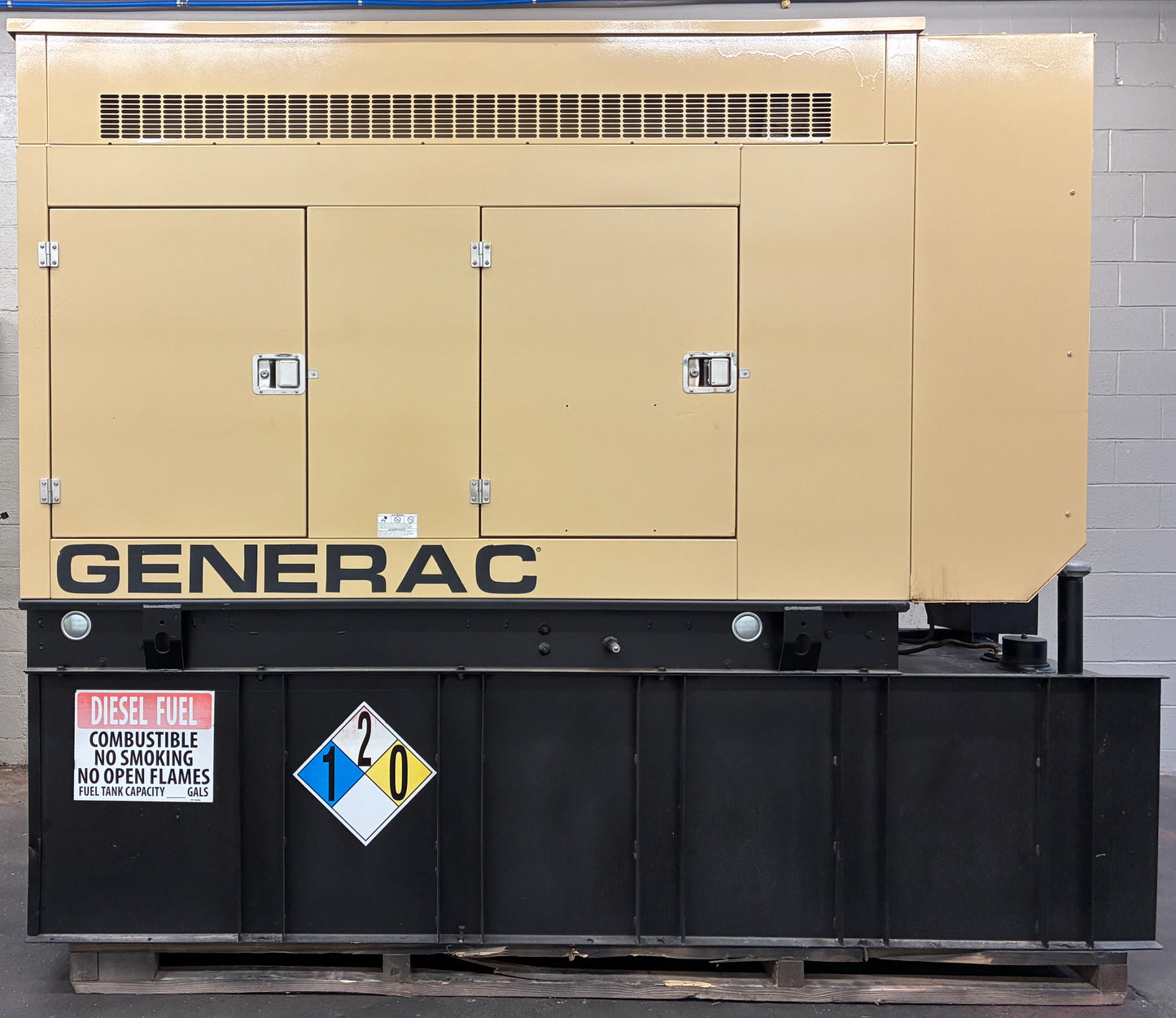60KW Generac John Deere Diesel Standby Generator, 633hours, 120/240v 1P