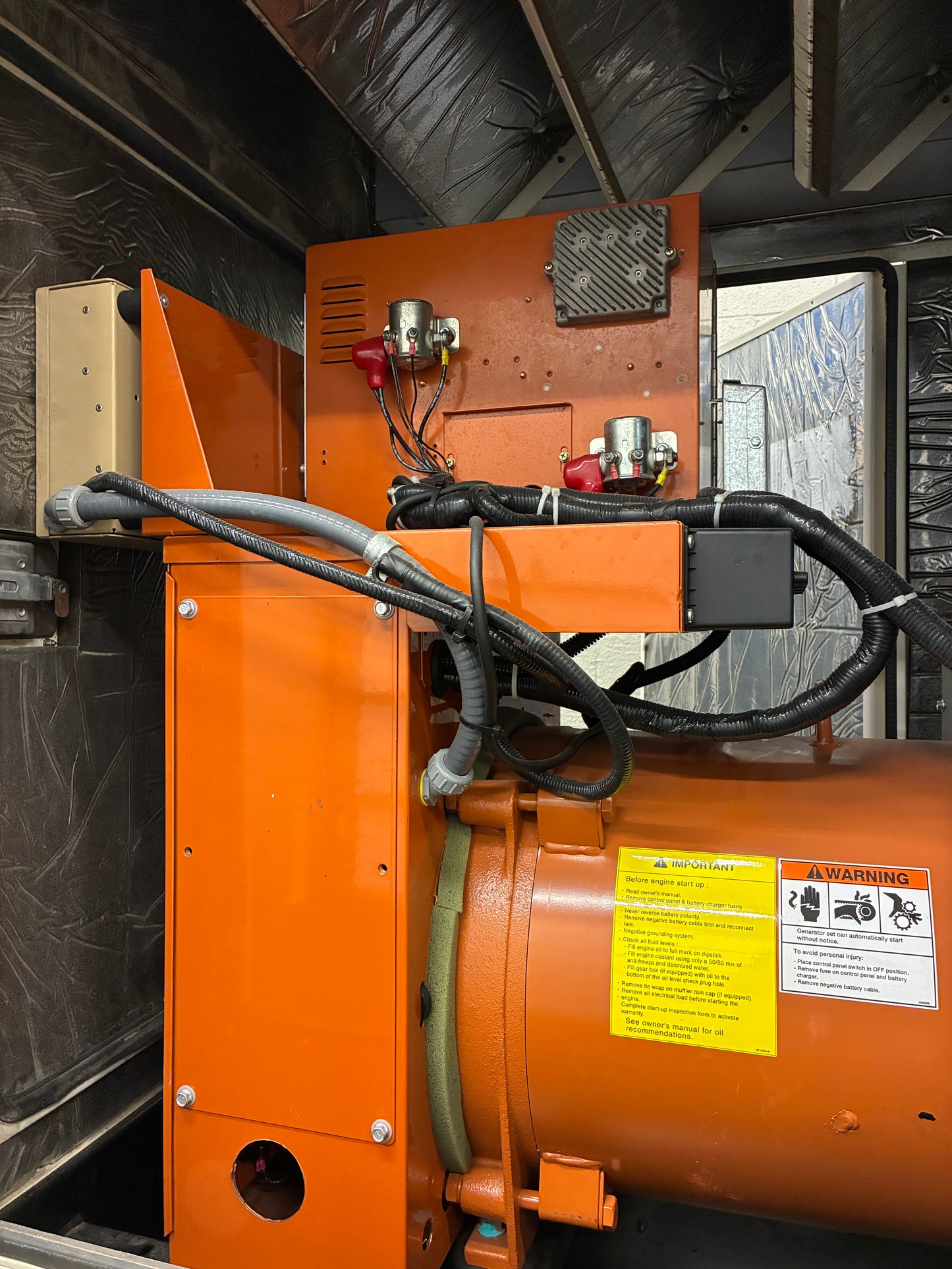 30KW Generac John Deere Diesel Standby Generator, 398hours, 120/240v 1P