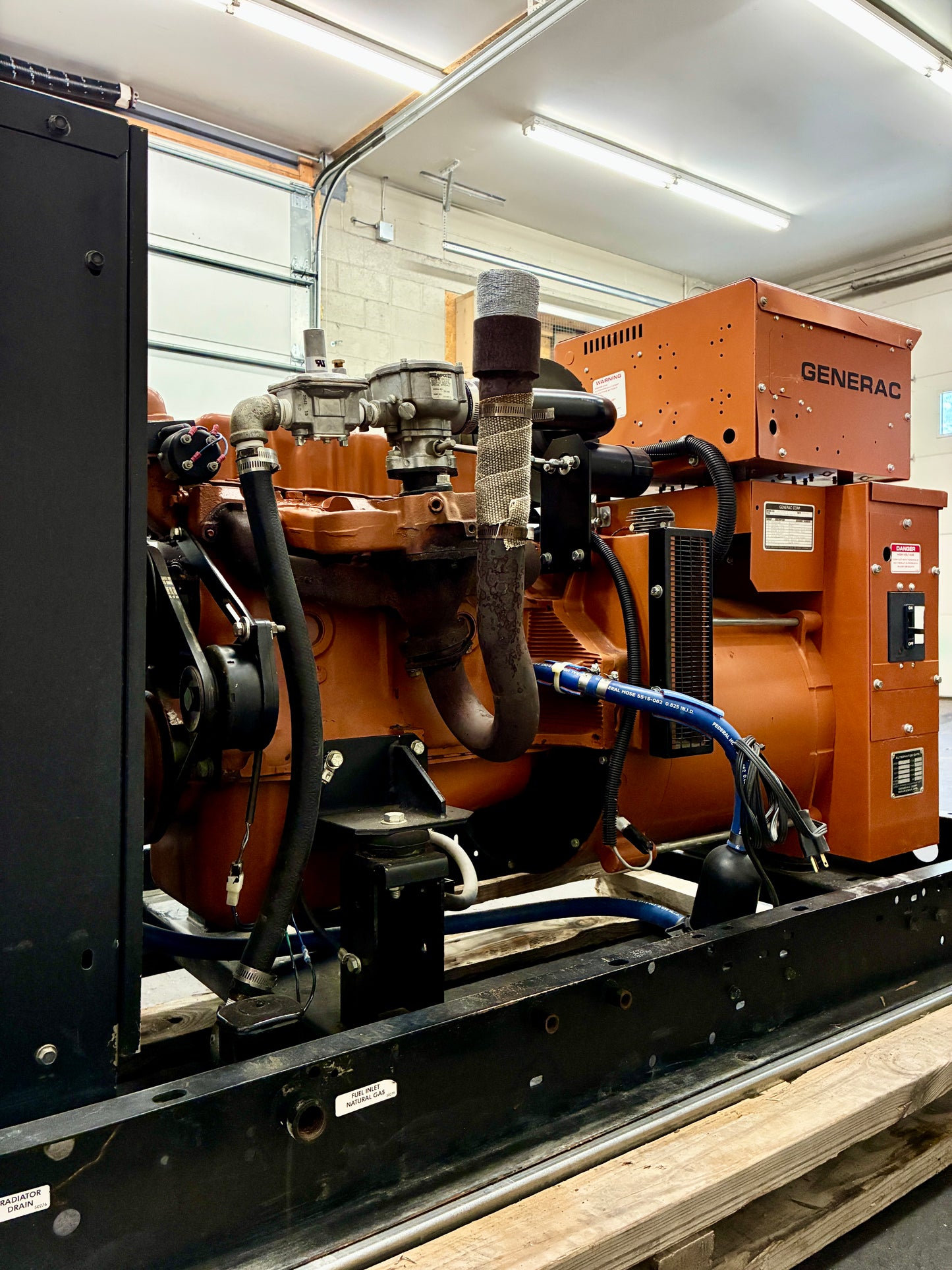 25KW Generac Standby Generator 120/240v, Natural Gas/Propane