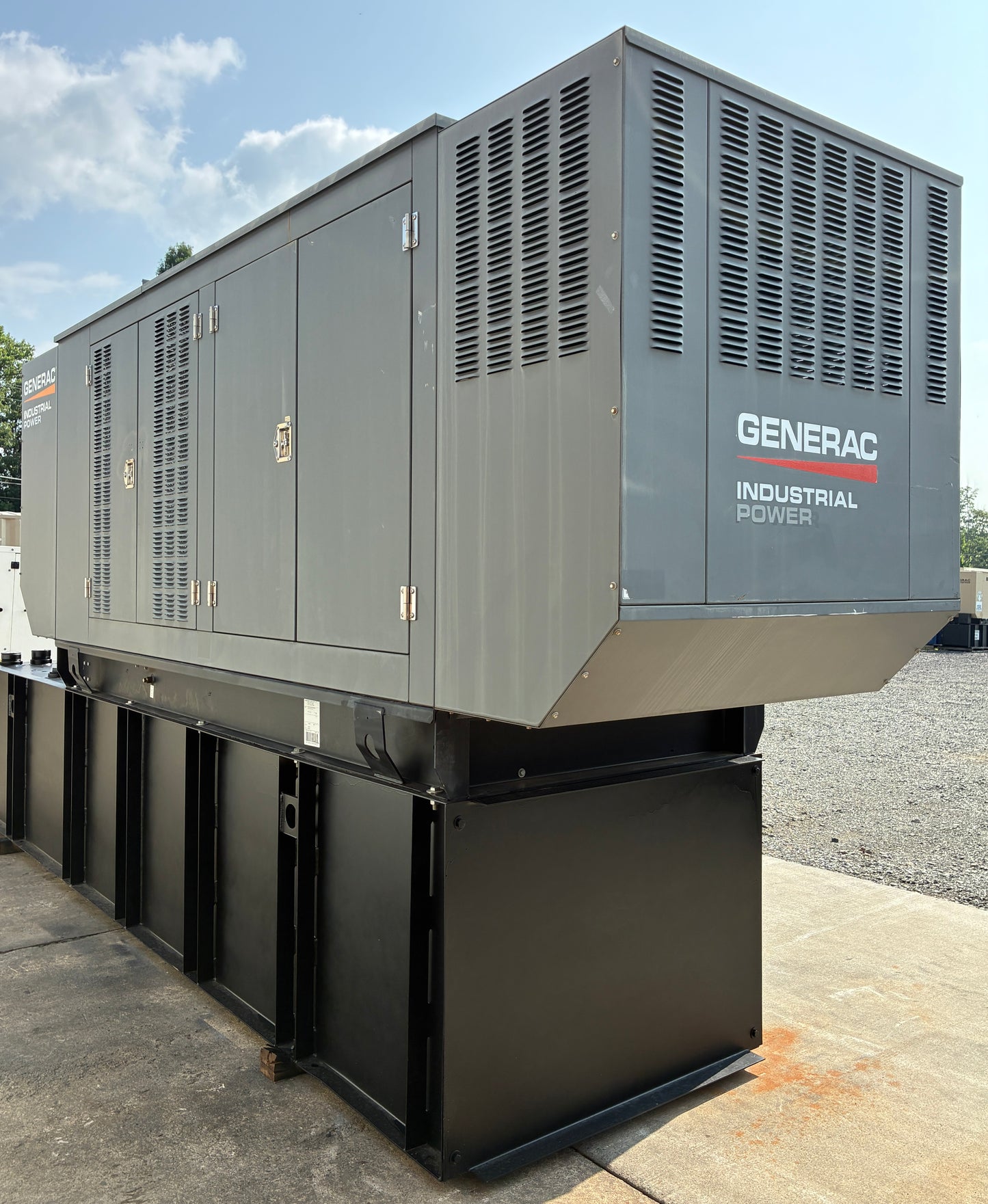 Generac 250kw Diesel Standby Generator, 352 hours, 1 or 3 Phase, w/tank