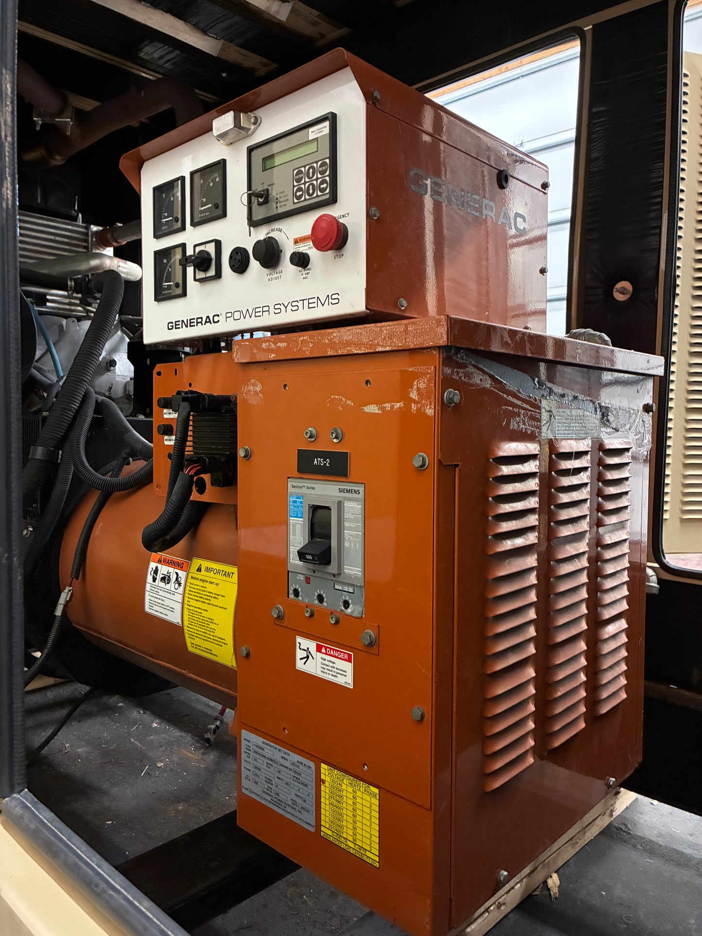 Generac 125K Standby Generator, 120/208V 3Phase, LPG/Natural Gas