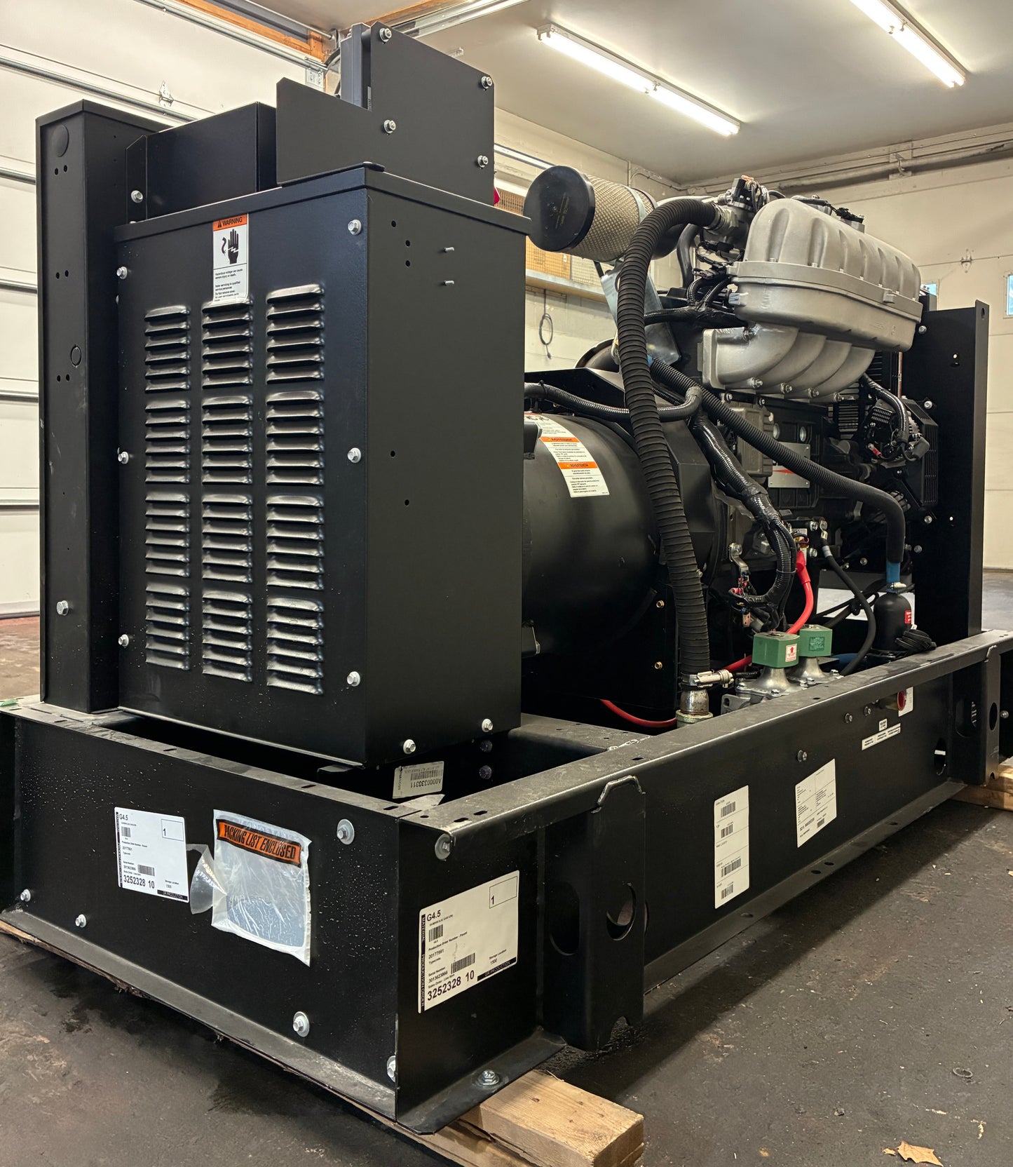 NEW 48KW Generac Standby Generator, Natural Gas/Propane, 120/240V, 1 or 3 Phase