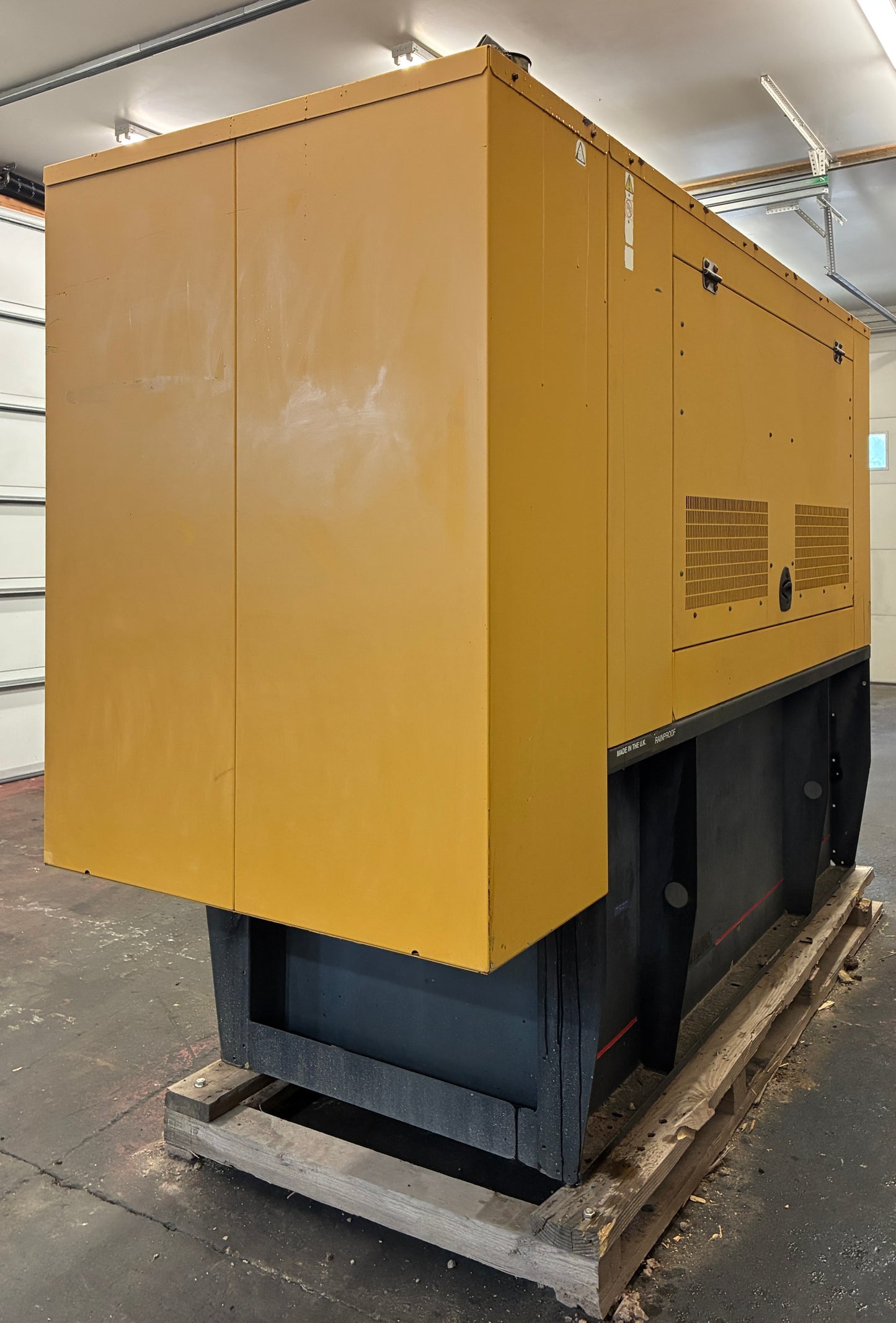 60KW CAT/Olympian Diesel Standby Generator, 518hrs, 120/240v 1P