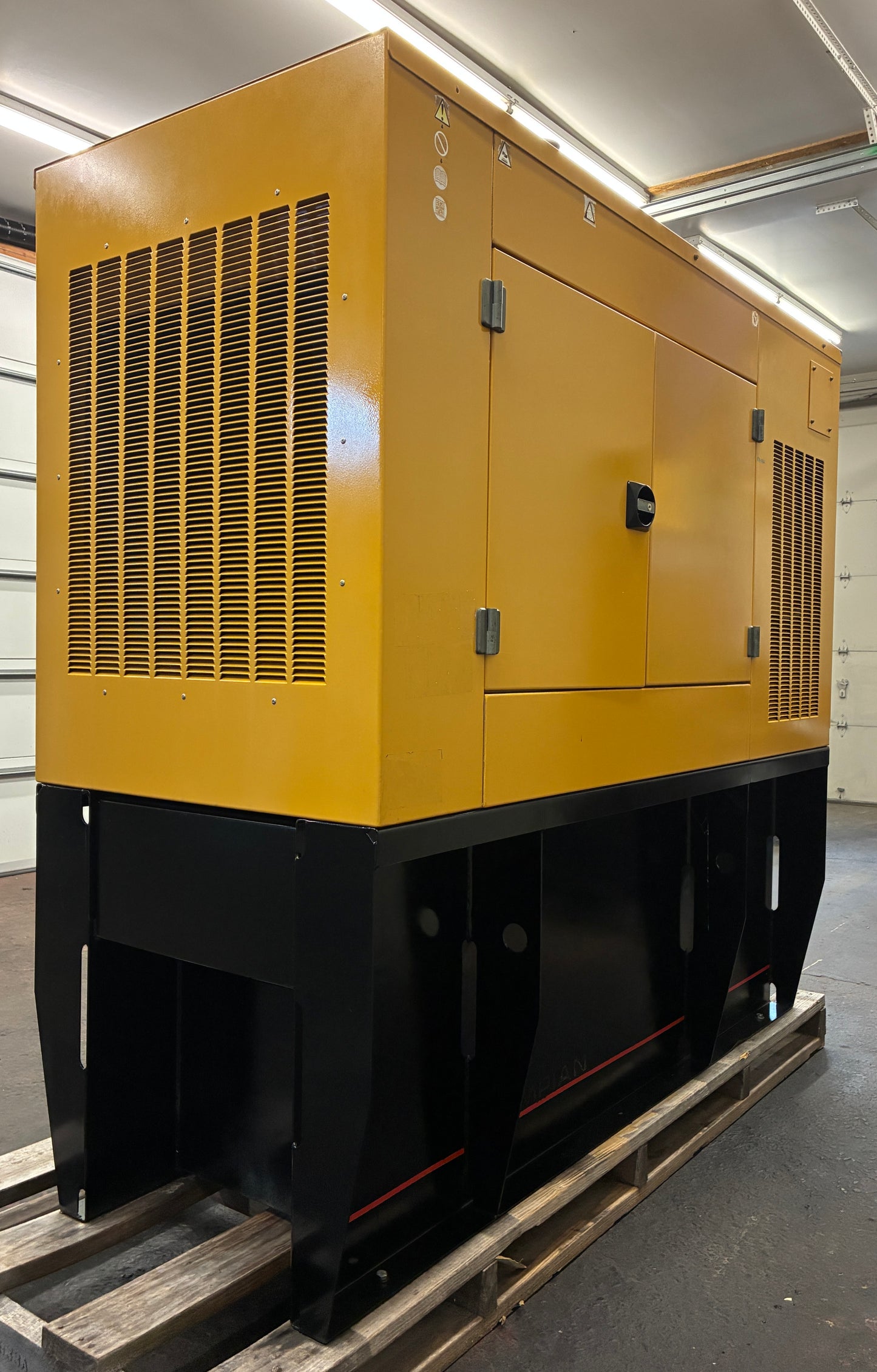 40KW CAT/Olympian Diesel Standby Generator, 120/240 1P, w/ tank