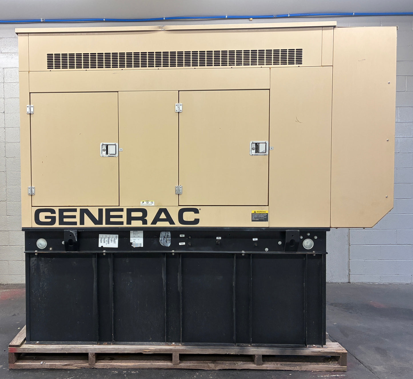60KW Generac John Deere Diesel Standby Generator, 196 hrs, 120/240v 1P