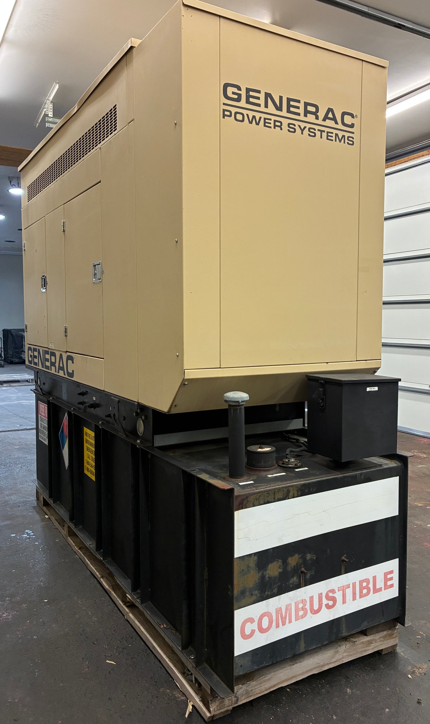 50KW Generac John Deere Diesel Standby Generator, 450hours, 120/240v 1P