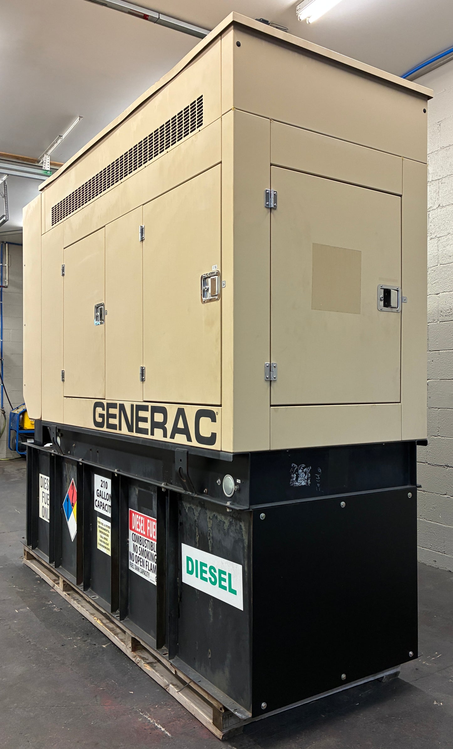 50KW Generac John Deere Diesel Standby Generator, 450hours, 120/240v 1P