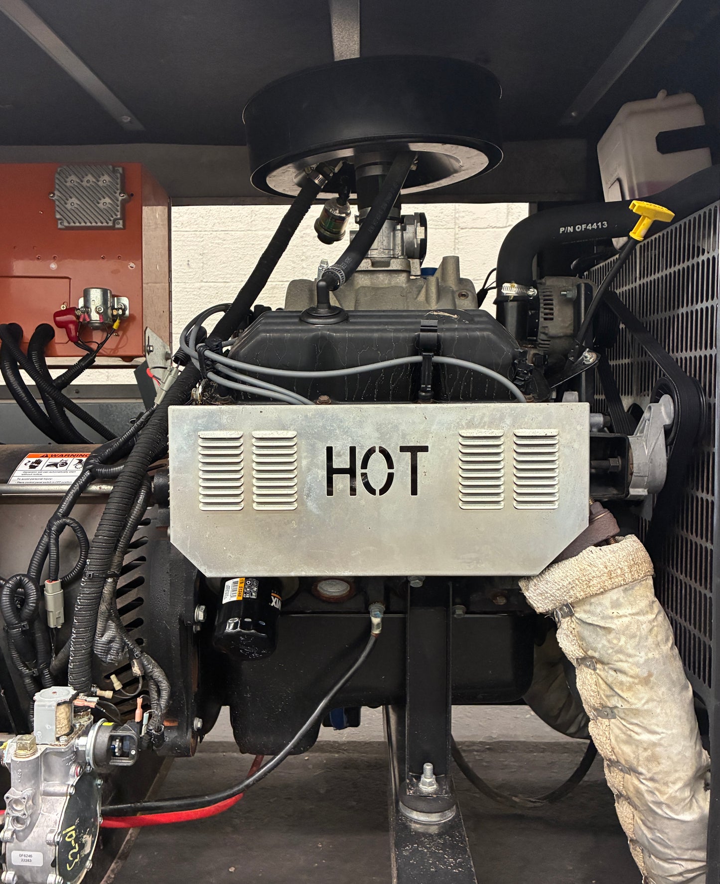 30KW Generac Standby Generator, Natural Gas/LPG, 300 hours, 120/240v