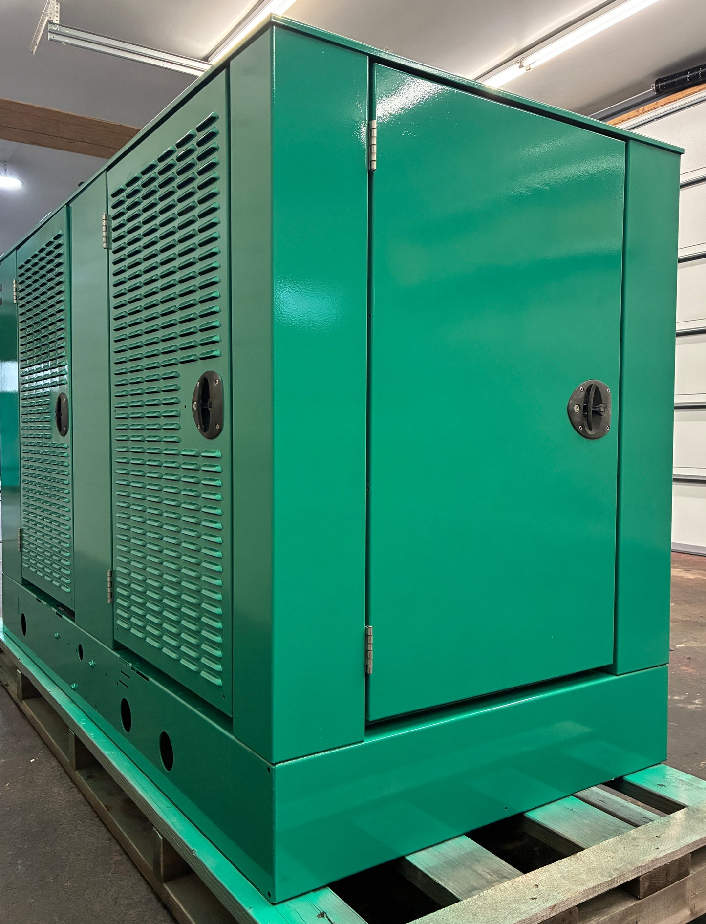 35KW Cummins Standby Generator, Natural Gas/Propane, 120/240 1P