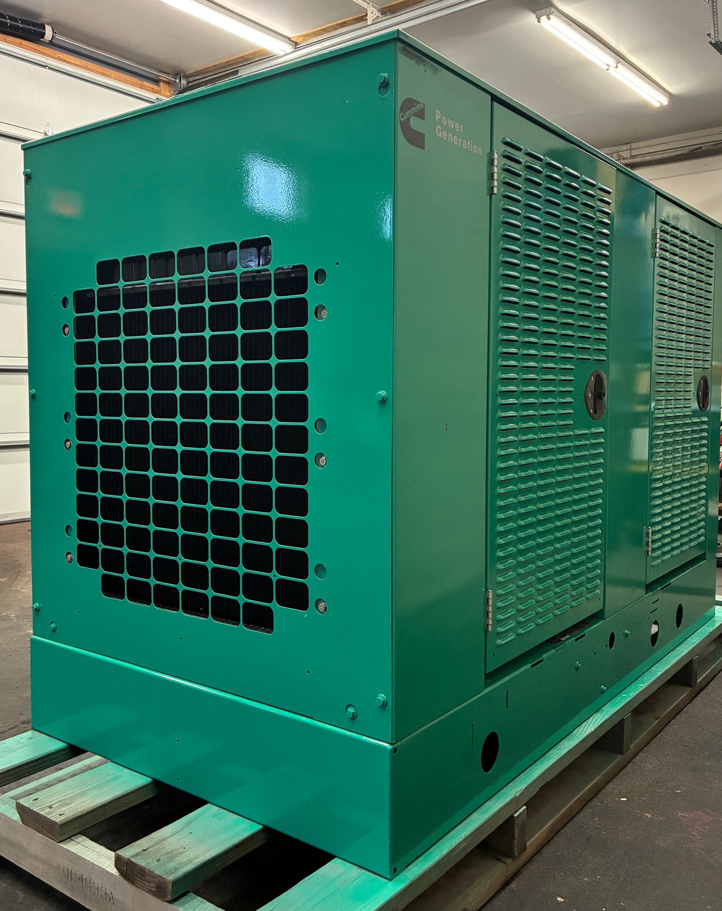 35KW Cummins Standby Generator, Natural Gas/Propane, 120/240 1P