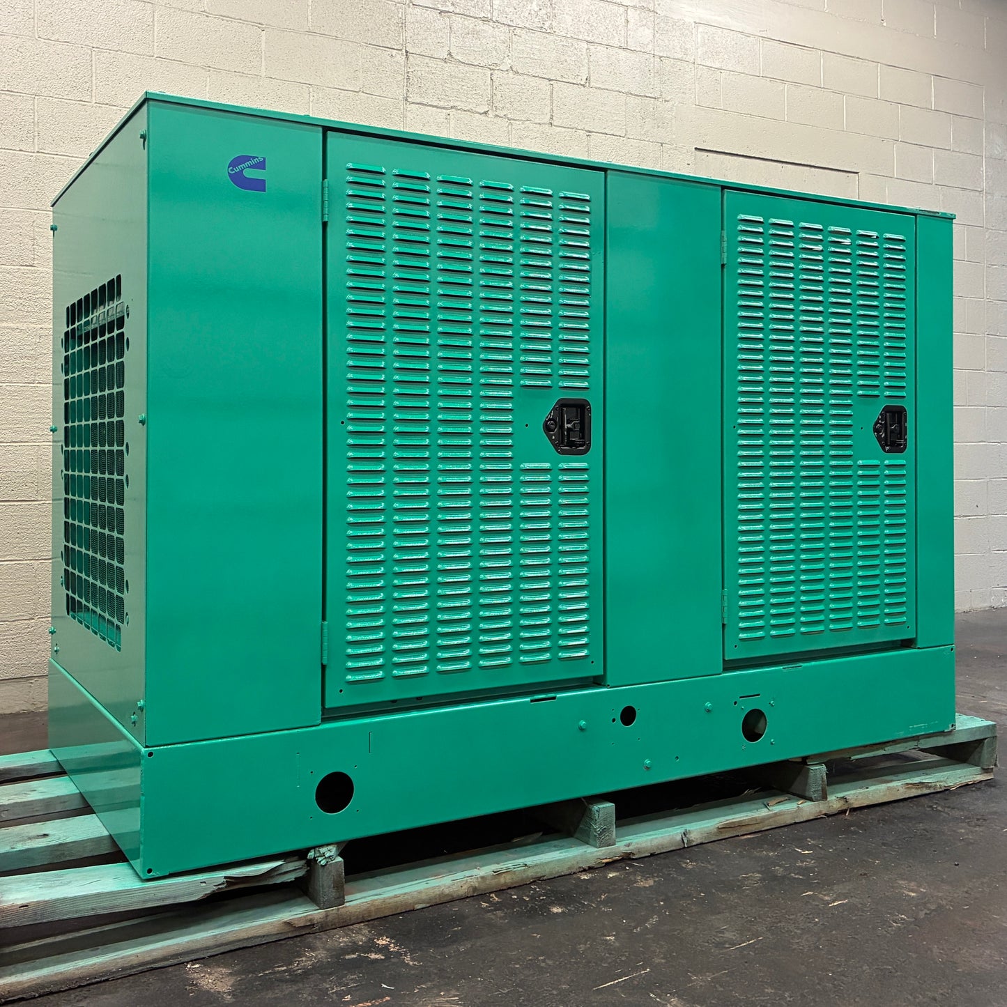 35KW Cummins Standby Generator, Natural Gas/Propane, 120/240v 1P