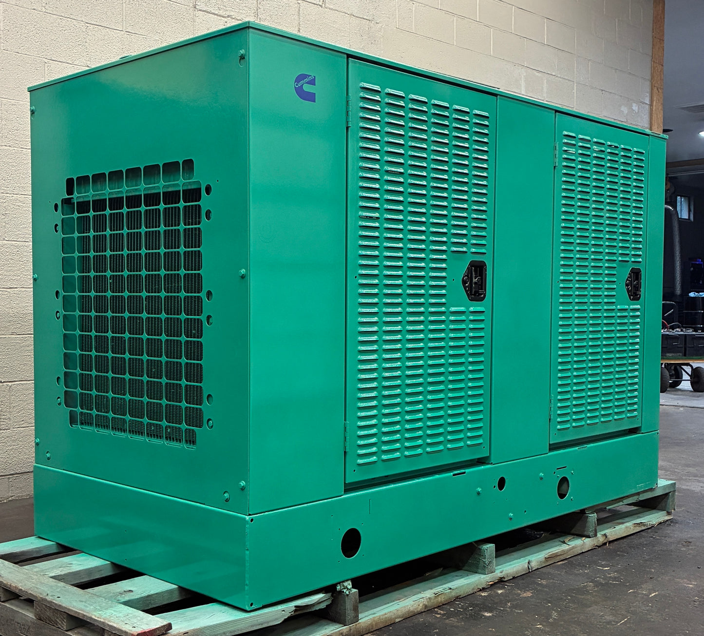 35KW Cummins Standby Generator, Natural Gas/Propane, 120/240v 1P