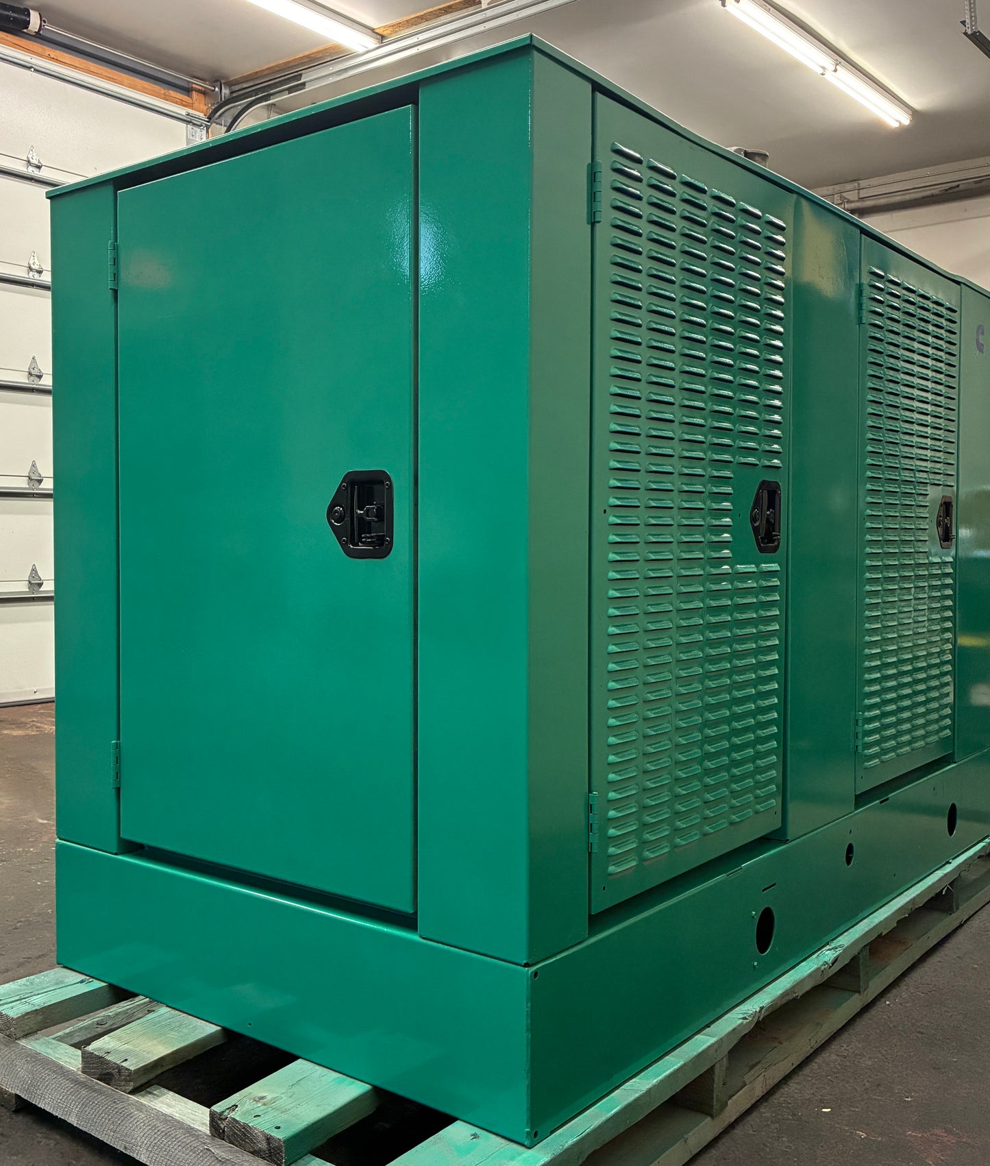 35KW Cummins Standby Generator, Natural Gas/Propane, 120/240v 1P