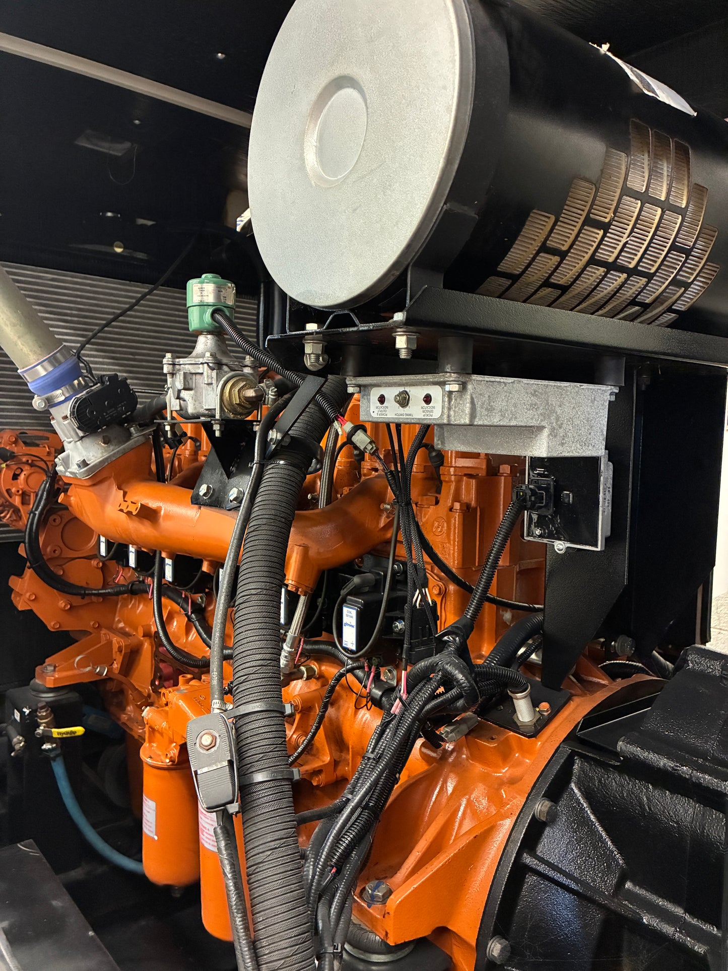 Generac 275KW Standby Generator, 400hrs, 277/480V 3P, LPG/Natural Gas