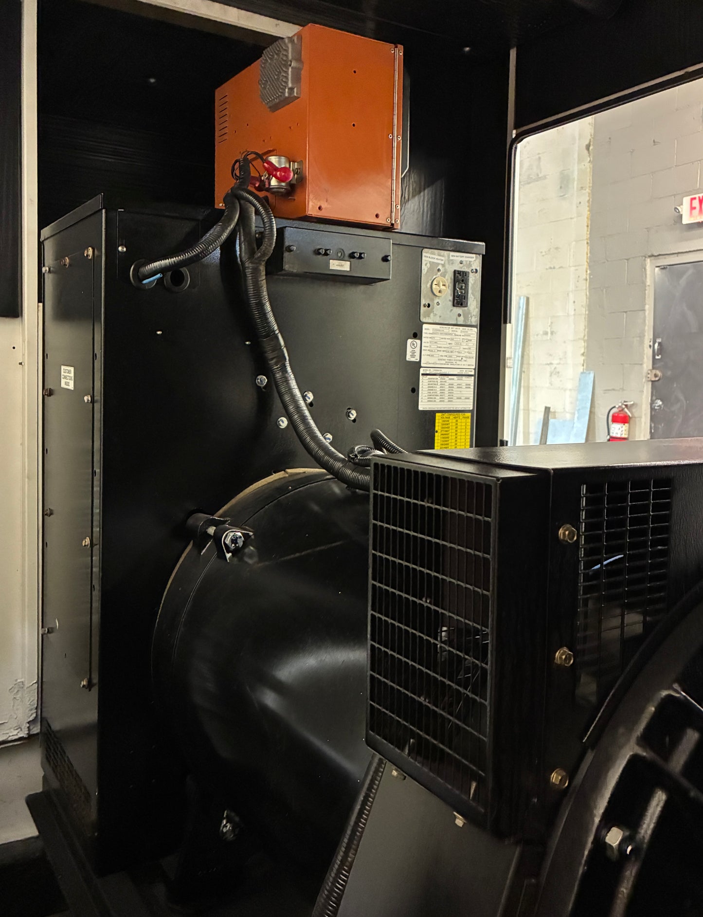 Generac 275KW Standby Generator, 400hrs, 277/480V 3P, LPG/Natural Gas