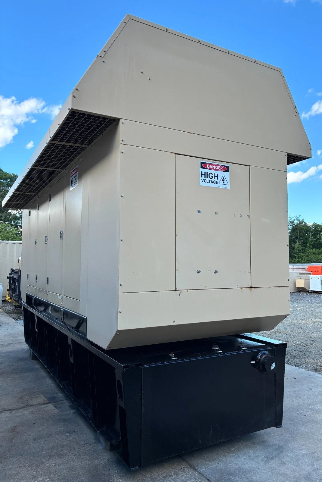 600KW Generac Diesel Standby Generator, 750 hours, 277/480v 3P, w/tank