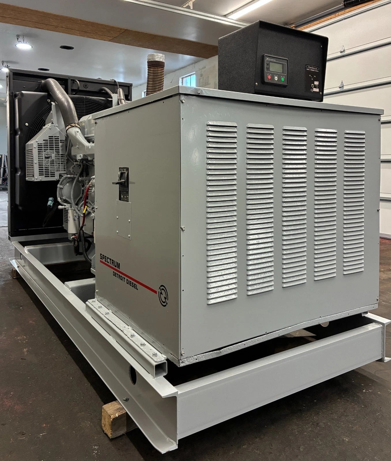 300KW Spectrum Detroit 60 Series Standby Diesel Generator, 1 or 3 Phase