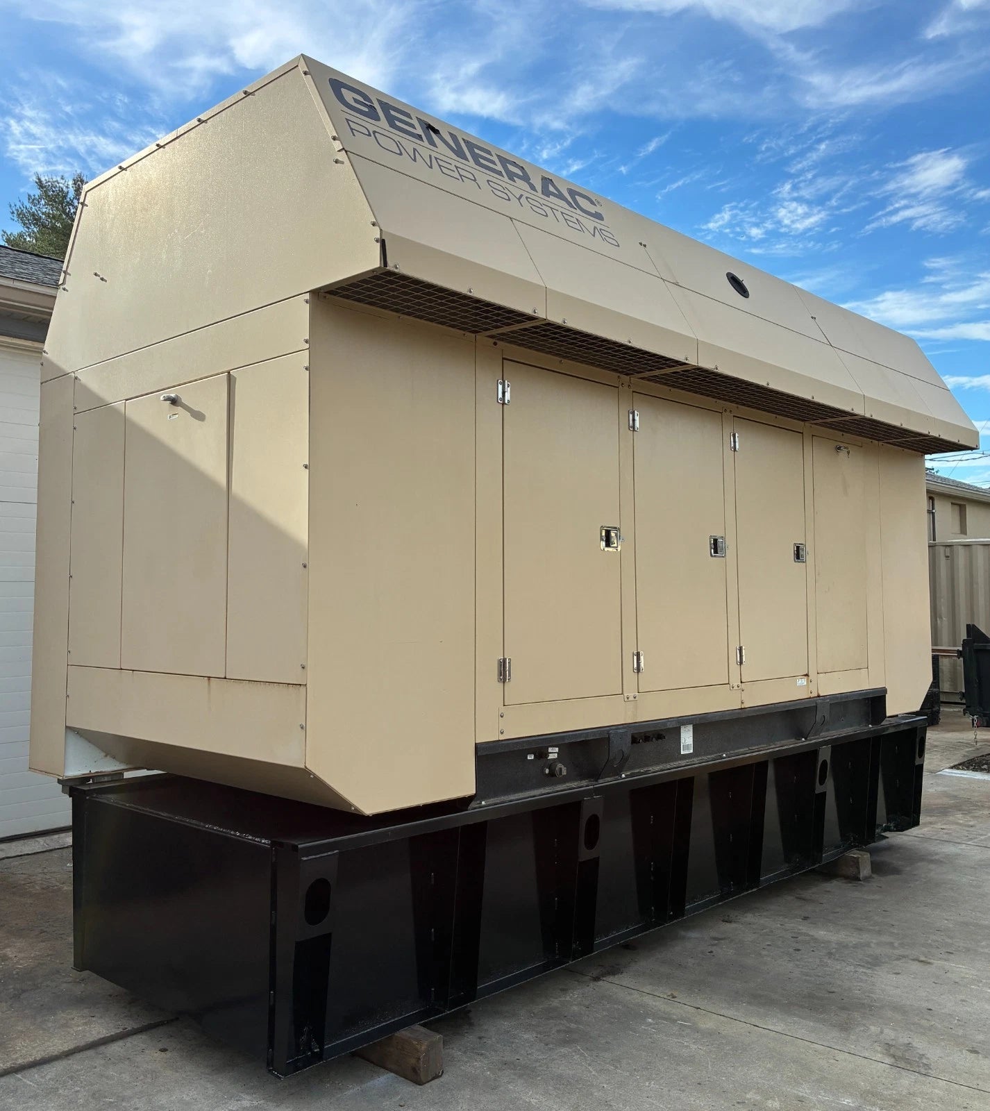 600KW Generac Diesel Standby Generator, 754 hours, 277/480v 3P, w/tank