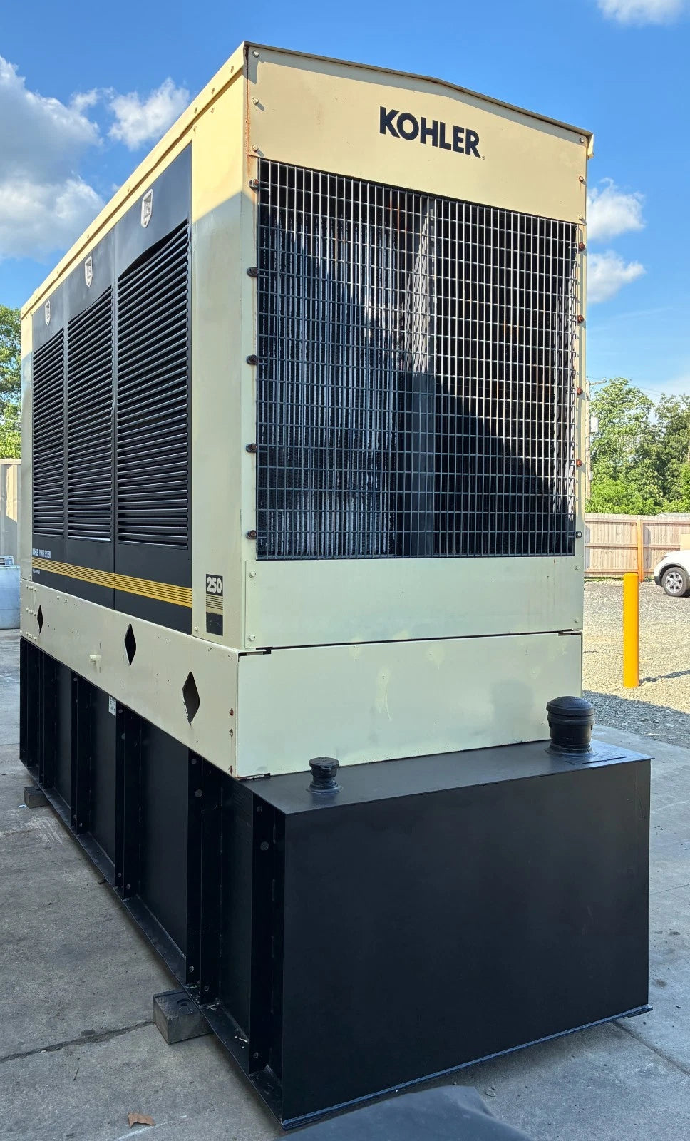 260KW Kohler Standby Detroit Diesel Generator, 1 or 3 Phase, w/ tank