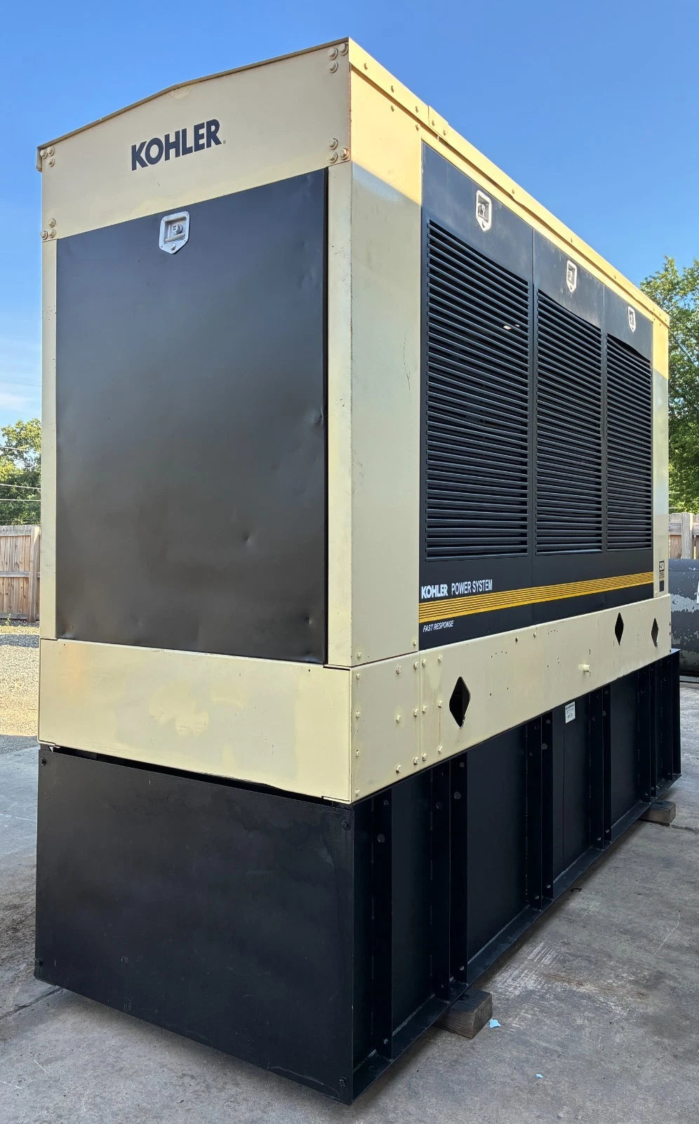 260KW Kohler Standby Detroit Diesel Generator, 1 or 3 Phase, w/ tank