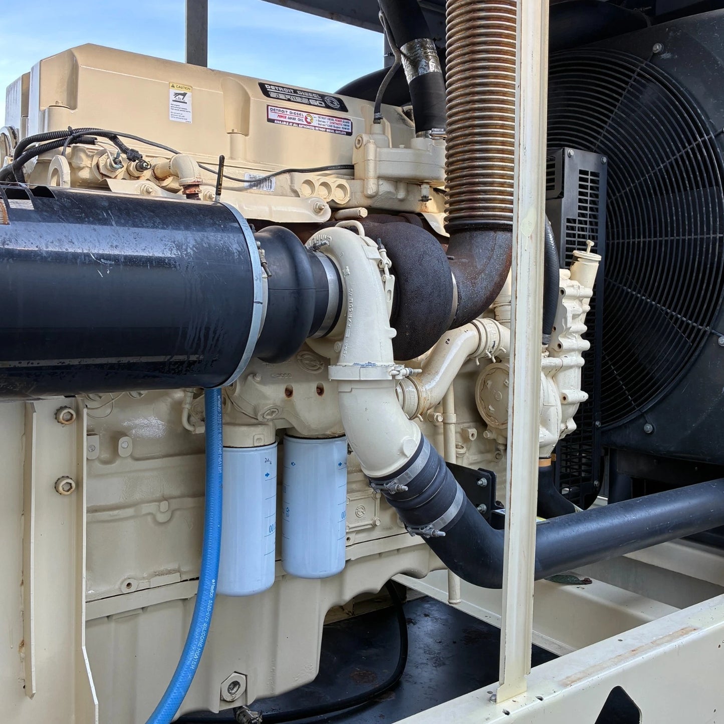 260KW Kohler Standby Detroit Diesel Generator, 1 or 3 Phase, w/ tank