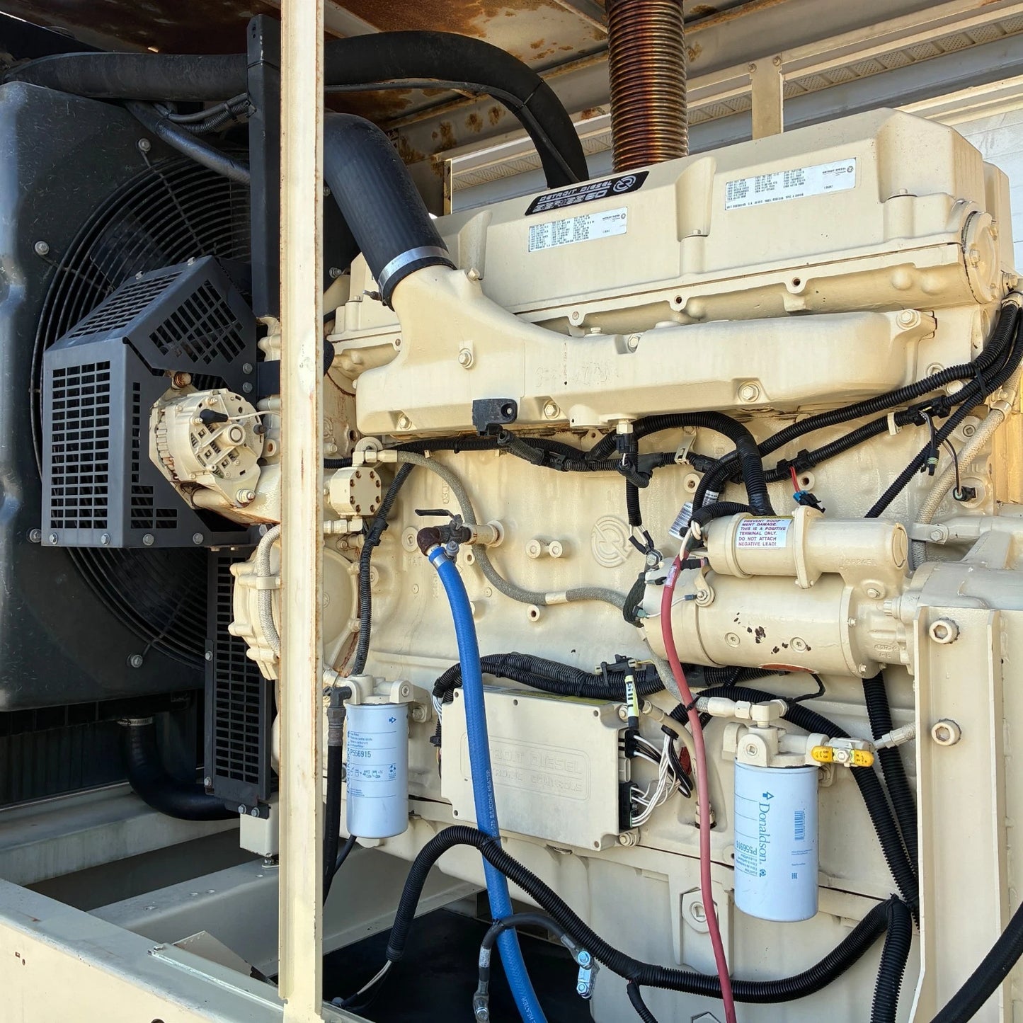 260KW Kohler Standby Detroit Diesel Generator, 1 or 3 Phase, w/ tank