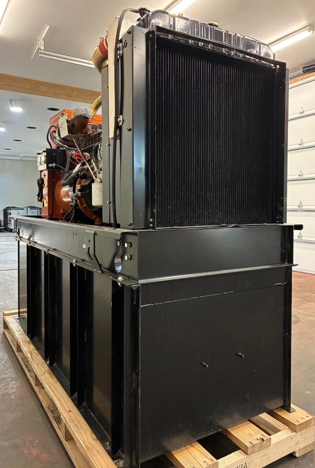 60KW Generac Diesel Standby Generator, 514hrs, 120/240v 1P, w/ tank