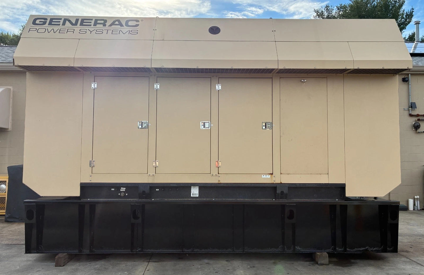 600KW Generac Diesel Standby Generator, 754 hours, 277/480v 3P, w/tank