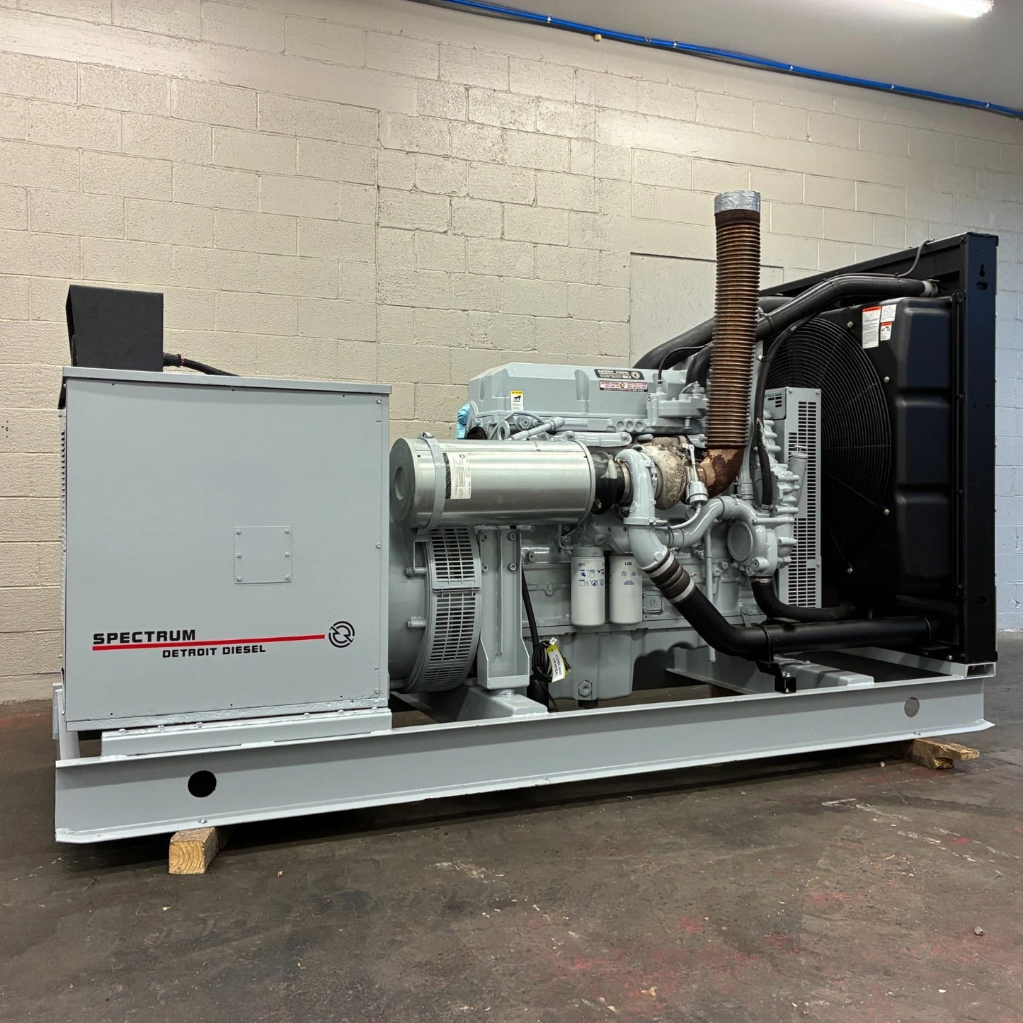 300KW Spectrum Detroit 60 Series Standby Diesel Generator, 1 or 3 Phase